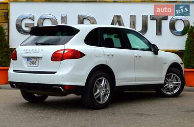 Внедорожник / Кроссовер Porsche Cayenne 2012 в 