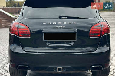 Внедорожник / Кроссовер Porsche Cayenne 2012 в 