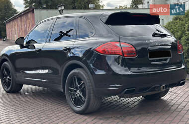 Внедорожник / Кроссовер Porsche Cayenne 2012 в 