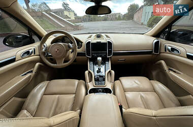 Внедорожник / Кроссовер Porsche Cayenne 2012 в 