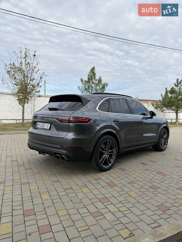 Внедорожник / Кроссовер Porsche Cayenne 2020 в Измаиле
