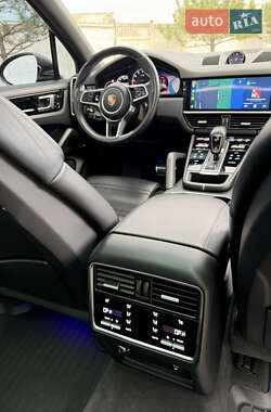 Позашляховик / Кросовер Porsche Cayenne 2020 в 