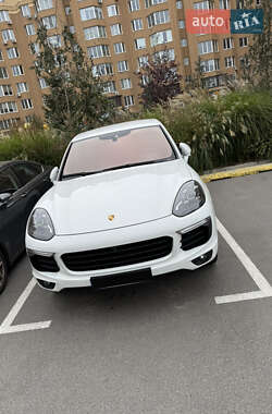 Внедорожник / Кроссовер Porsche Cayenne 2016 в Софиевской Борщаговке