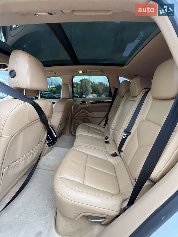 Внедорожник / Кроссовер Porsche Cayenne 2013 в Харькове