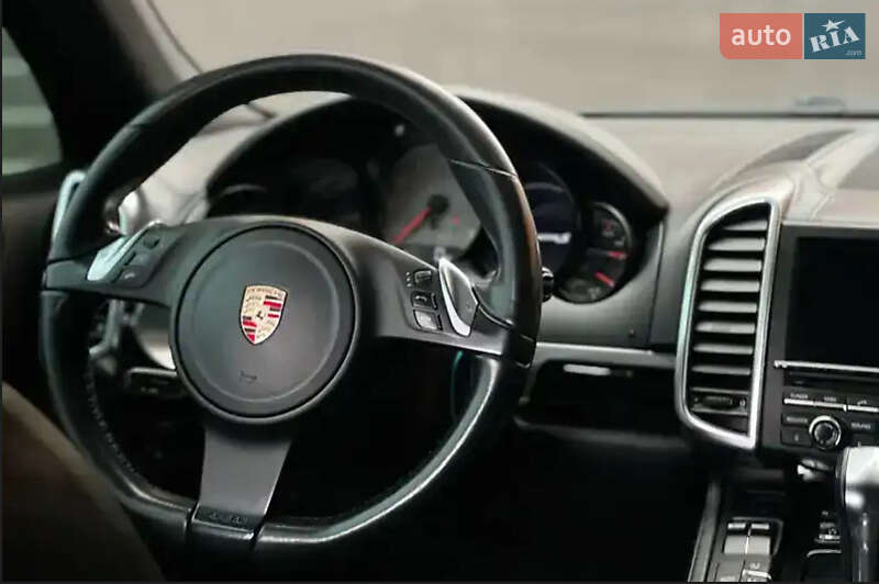 Позашляховик / Кросовер Porsche Cayenne 2011 в Івано-Франківську