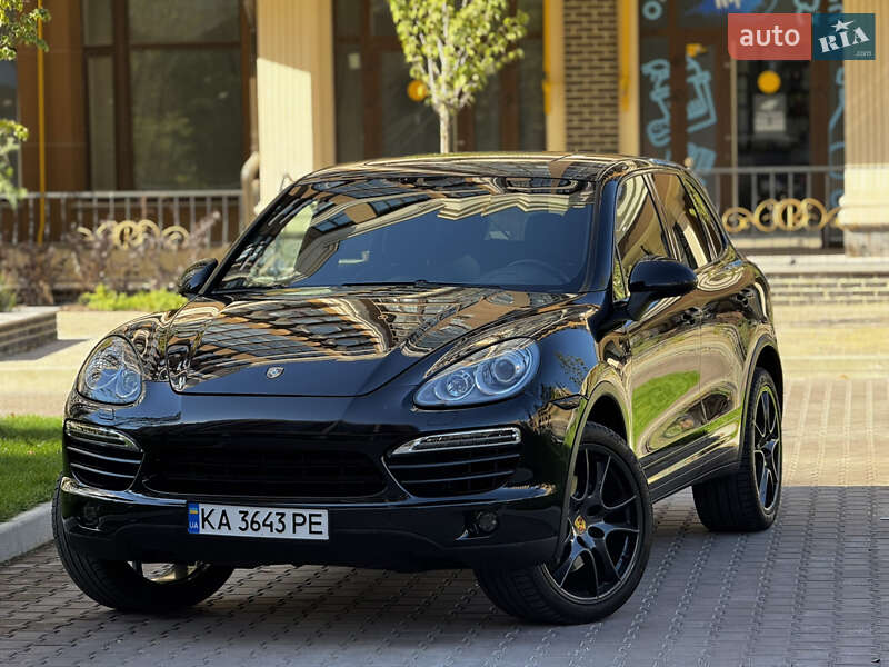 Внедорожник / Кроссовер Porsche Cayenne 2012 в 