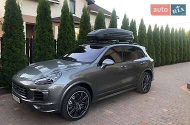 Позашляховик / Кросовер Porsche Cayenne 2016 в 