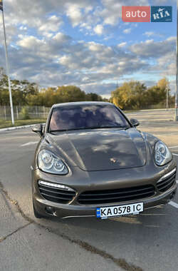 Позашляховик / Кросовер Porsche Cayenne 2011 в 