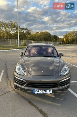 Позашляховик / Кросовер Porsche Cayenne 2011 в 