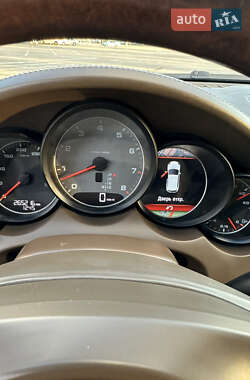 Позашляховик / Кросовер Porsche Cayenne 2011 в 