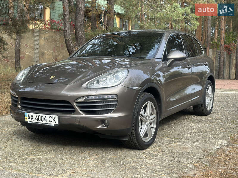 Позашляховик / Кросовер Porsche Cayenne 2011 в 