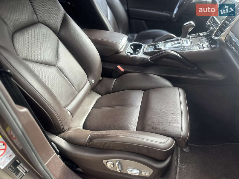 Внедорожник / Кроссовер Porsche Cayenne 2011 в Киеве фото 16 Внедорожник / Кроссовер Porsche Cayenne 2011 в Киеве