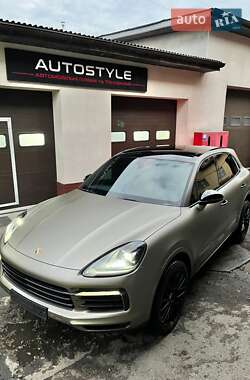 Внедорожник / Кроссовер Porsche Cayenne 2018 в 
