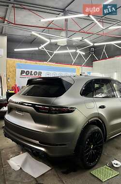 Внедорожник / Кроссовер Porsche Cayenne 2018 в 