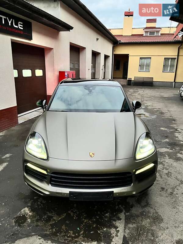 Позашляховик / Кросовер Porsche Cayenne 2018 в Івано-Франківську
