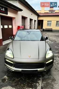 Внедорожник / Кроссовер Porsche Cayenne 2018 в 