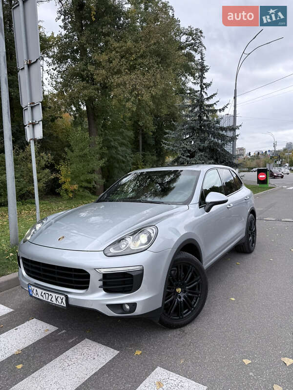 Внедорожник / Кроссовер Porsche Cayenne 2015 в Киеве