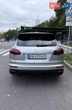 Позашляховик / Кросовер Porsche Cayenne 2015 в Києві