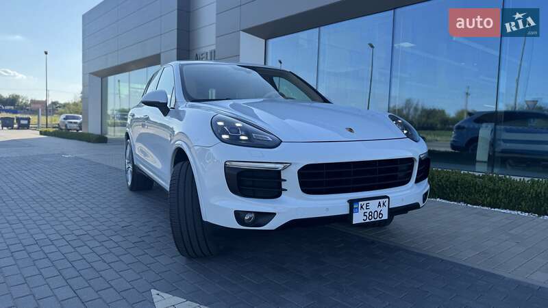 Позашляховик / Кросовер Porsche Cayenne 2016 в Дніпрі
