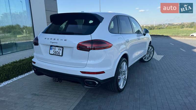 Позашляховик / Кросовер Porsche Cayenne 2016 в Дніпрі