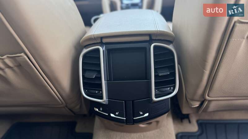 Позашляховик / Кросовер Porsche Cayenne 2016 в Дніпрі