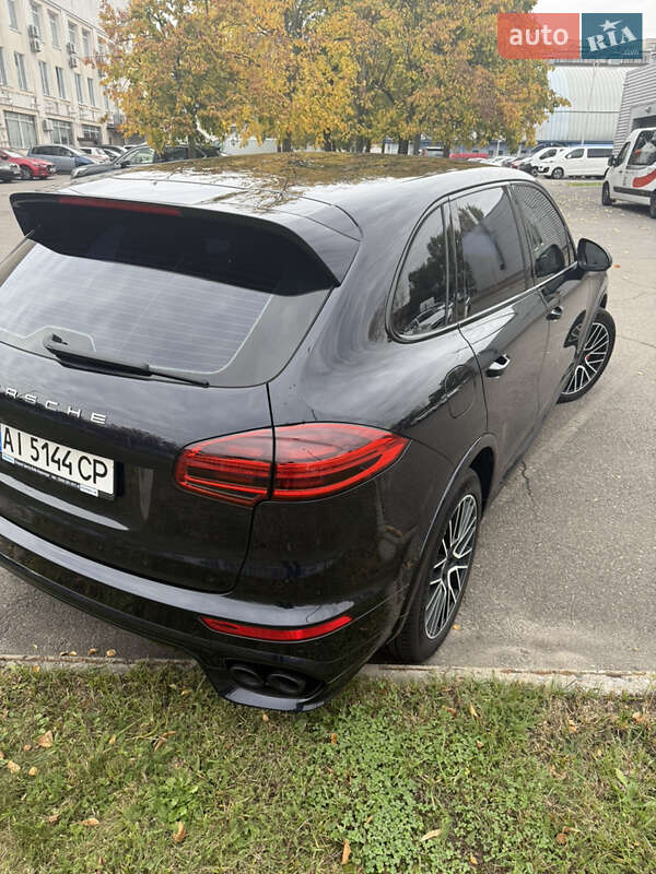 Внедорожник / Кроссовер Porsche Cayenne 2016 в Киеве