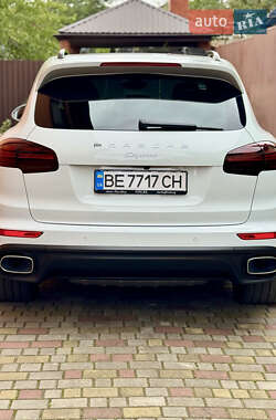 Внедорожник / Кроссовер Porsche Cayenne 2016 в 