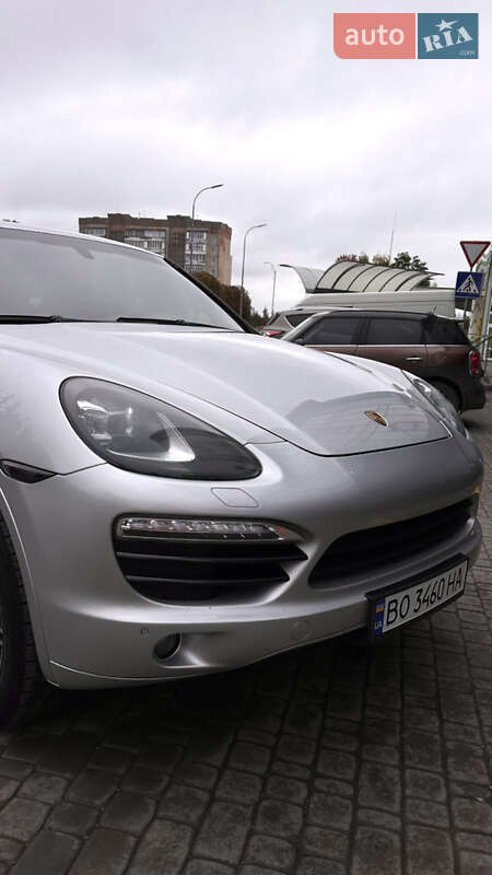 Позашляховик / Кросовер Porsche Cayenne 2012 в Івано-Франківську