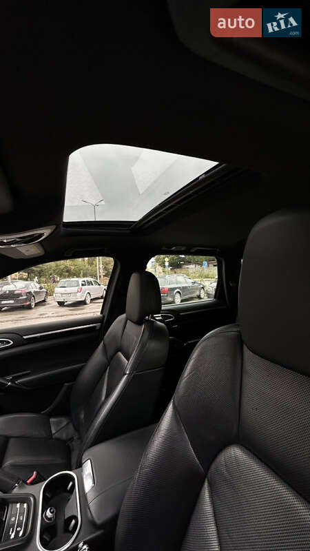 Позашляховик / Кросовер Porsche Cayenne 2012 в Івано-Франківську