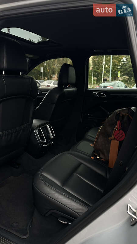 Позашляховик / Кросовер Porsche Cayenne 2012 в Івано-Франківську