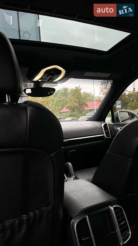 Позашляховик / Кросовер Porsche Cayenne 2012 в Івано-Франківську