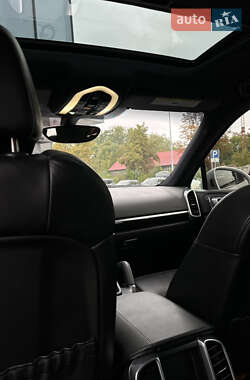 Позашляховик / Кросовер Porsche Cayenne 2012 в  фото 15 Позашляховик / Кросовер Porsche Cayenne 2012 в