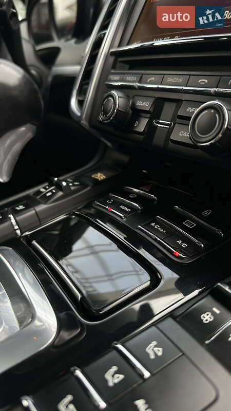 Позашляховик / Кросовер Porsche Cayenne 2012 в Івано-Франківську