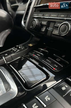 Позашляховик / Кросовер Porsche Cayenne 2012 в  фото 20 Позашляховик / Кросовер Porsche Cayenne 2012 в