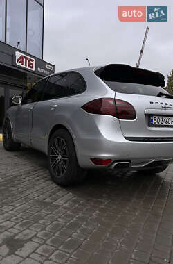 Позашляховик / Кросовер Porsche Cayenne 2012 в  фото 27 Позашляховик / Кросовер Porsche Cayenne 2012 в