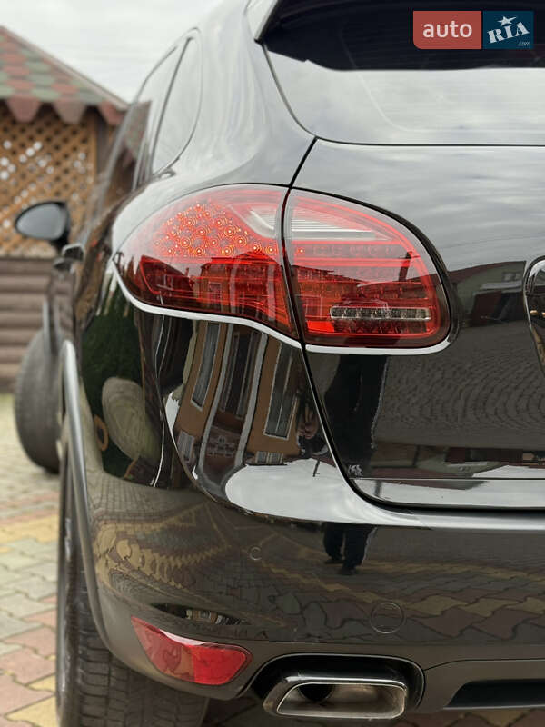 Внедорожник / Кроссовер Porsche Cayenne 2012 в Самборе