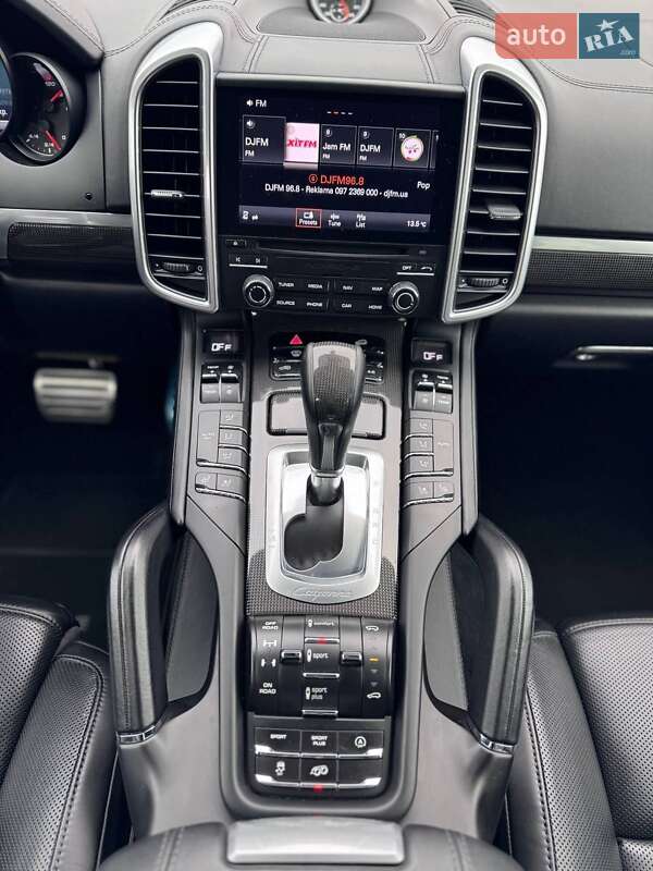 Внедорожник / Кроссовер Porsche Cayenne 2017 в Киеве