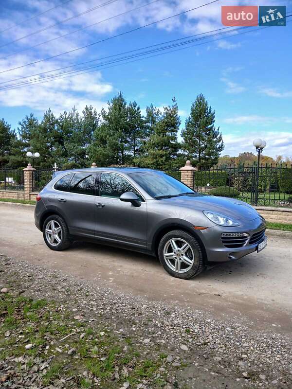 Позашляховик / Кросовер Porsche Cayenne 2011 в Чернівцях