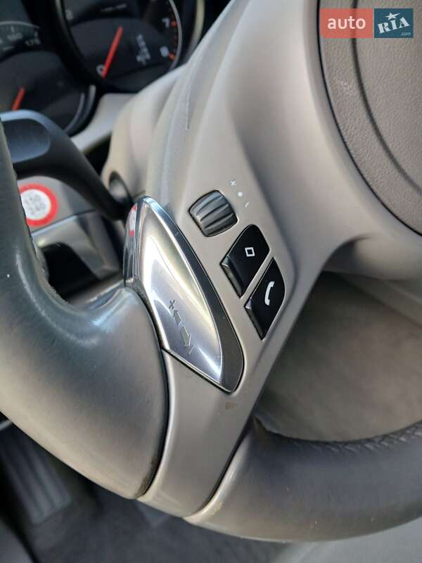 Позашляховик / Кросовер Porsche Cayenne 2011 в Чернівцях