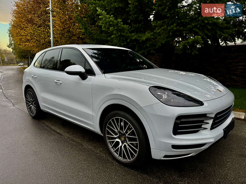 Внедорожник / Кроссовер Porsche Cayenne 2018 в Киеве фото 12 Внедорожник / Кроссовер Porsche Cayenne 2018 в Киеве
