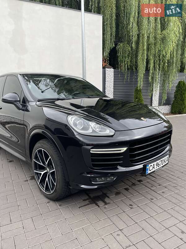 Внедорожник / Кроссовер Porsche Cayenne 2016 в Черкассах