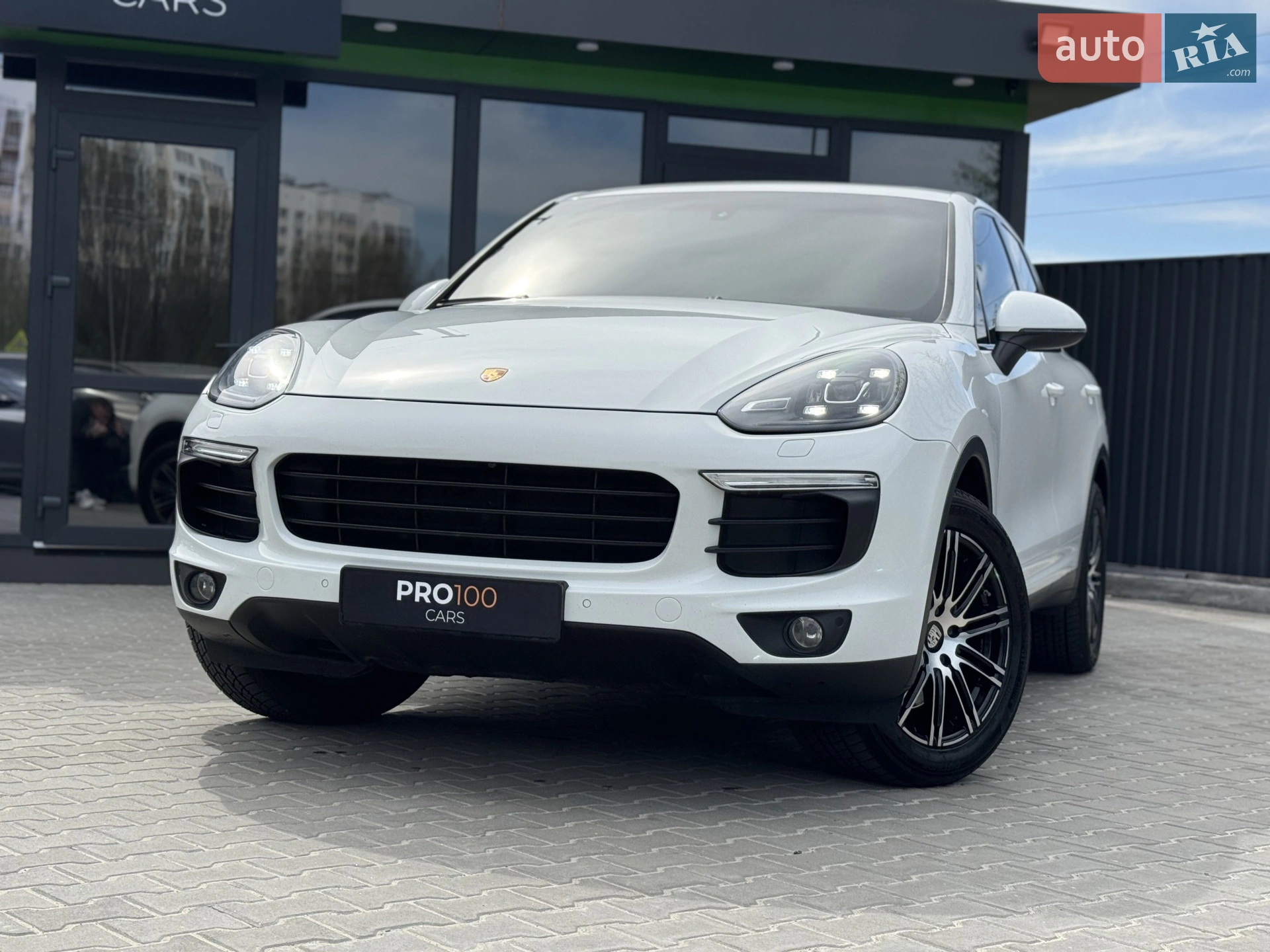 2016 Porsche Cayenne - мініатюра 3