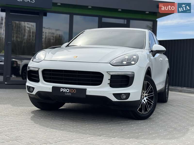 Внедорожник / Кроссовер Porsche Cayenne 2016 в Киеве