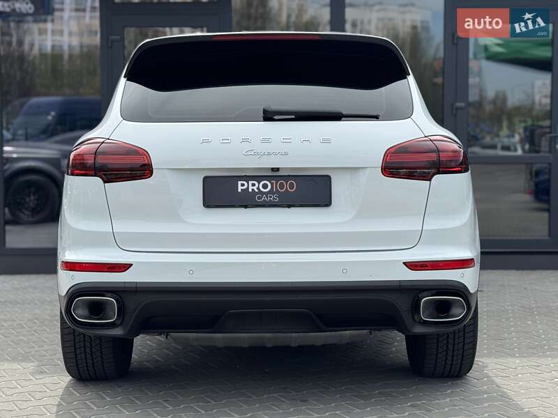Внедорожник / Кроссовер Porsche Cayenne 2016 в Киеве
