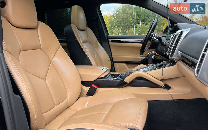 Позашляховик / Кросовер Porsche Cayenne 2015 в Львові фото 22 Позашляховик / Кросовер Porsche Cayenne 2015 в Львові