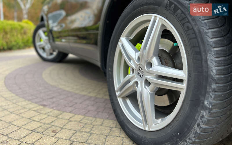 Позашляховик / Кросовер Porsche Cayenne 2015 в Львові фото 27 Позашляховик / Кросовер Porsche Cayenne 2015 в Львові