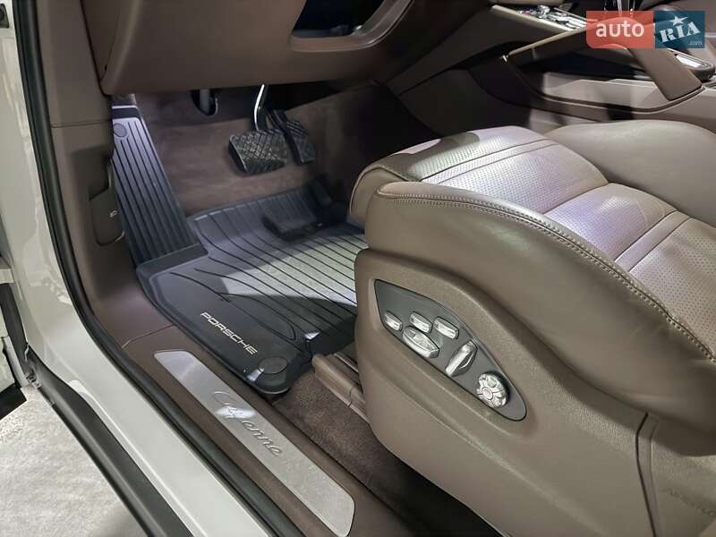 Внедорожник / Кроссовер Porsche Cayenne 2019 в Днепре фото 28 Внедорожник / Кроссовер Porsche Cayenne 2019 в Днепре