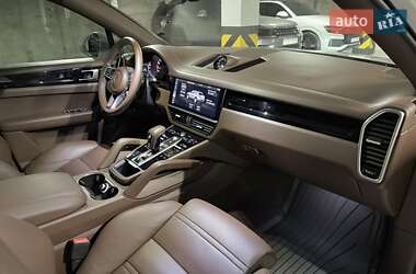 Позашляховик / Кросовер Porsche Cayenne 2019 в  фото 36 Позашляховик / Кросовер Porsche Cayenne 2019 в