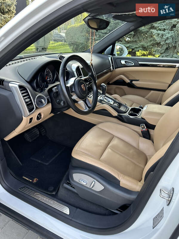 Внедорожник / Кроссовер Porsche Cayenne 2015 в Днепре фото 15 Внедорожник / Кроссовер Porsche Cayenne 2015 в Днепре