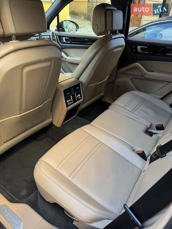 Позашляховик / Кросовер Porsche Cayenne 2018 в Києві фото 11 Позашляховик / Кросовер Porsche Cayenne 2018 в Києві